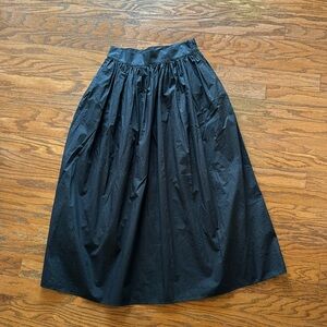 COS Skirt,cotton poplin,gorgeous fabric &  drape, black,excellent condition.Sz 4